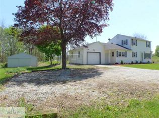 8422 Hartel Rd, Grand Ledge, MI 48837