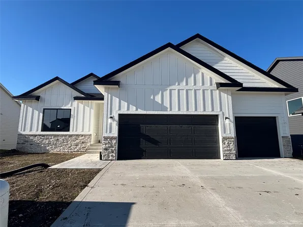 120 NW Ashley Ct, Waukee, IA 50263