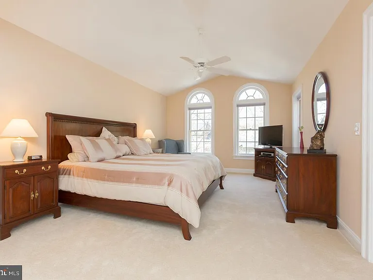4062 Mansion Dr NW — Photo 22