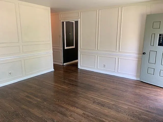 320 Lee Ave — Photo 6