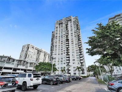 2750 NE 183rd St #704, Aventura, FL, 33160