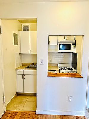 4th image of 157 W 73rd St APT 5R