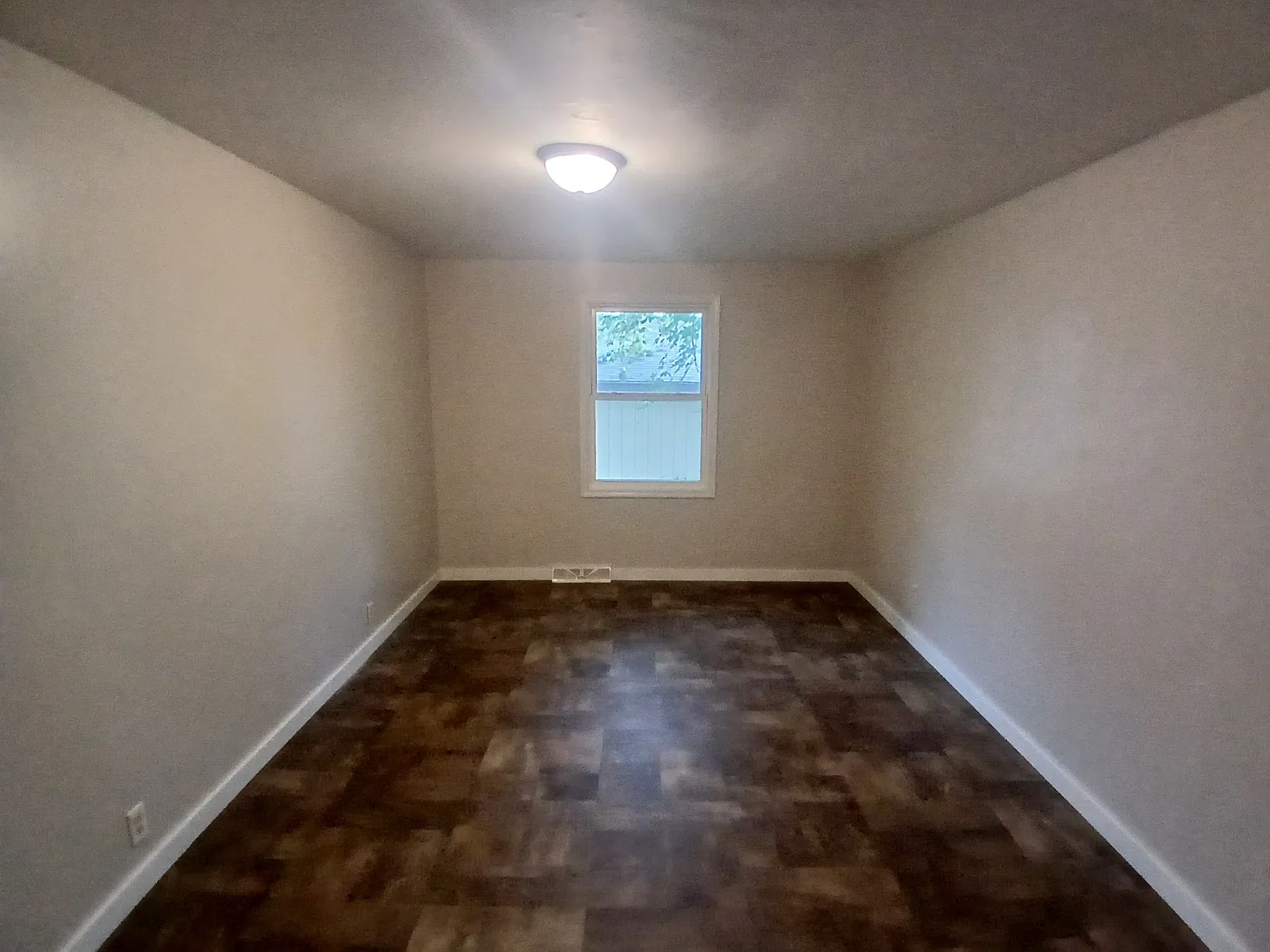 3 bed, 1410 sqft, $2,300 — Photo 4