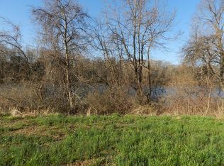 520 Swan River Dr, Benton Harbor, MI