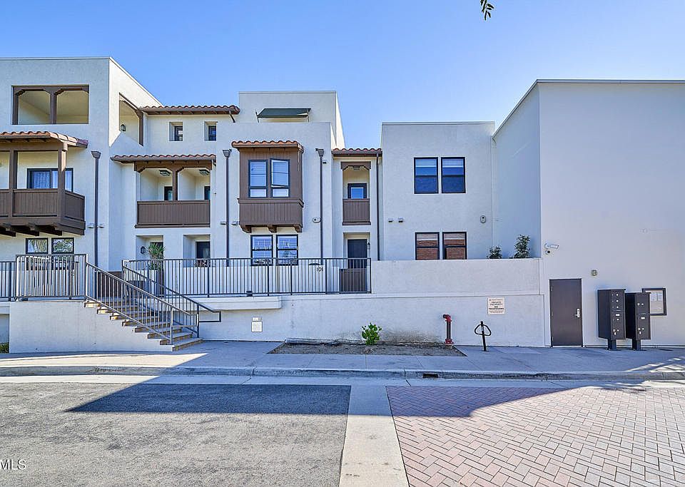 1st image of 820 Mission St #101