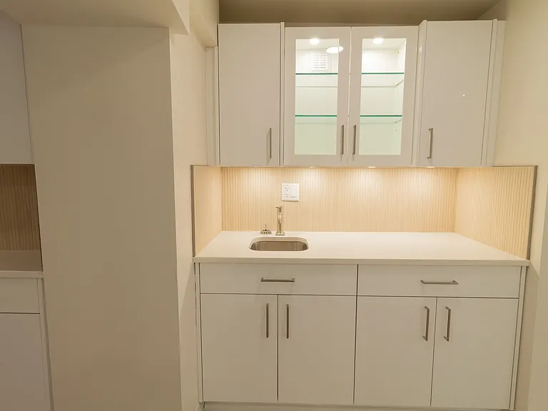 17 N Pearl St #1 — Photo 8