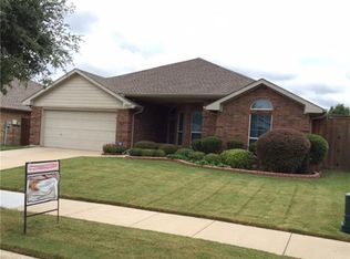 3907 Diamond Dr, Denton, TX 76208