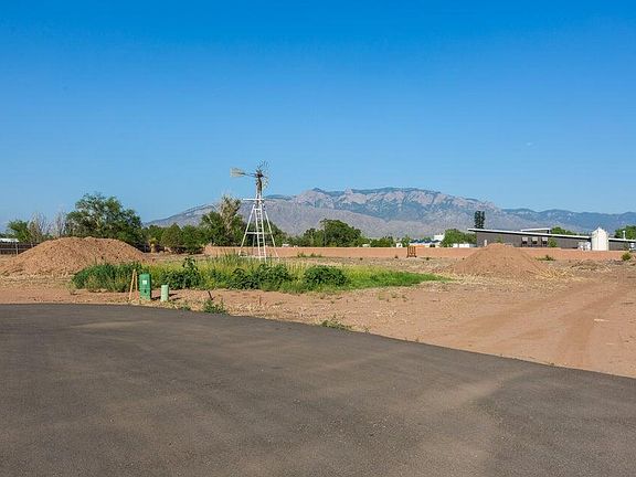 5th image of 390 Pueblito Ln NW