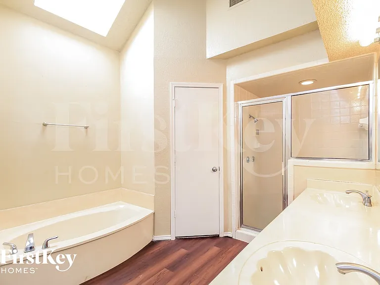 705 Running Creek Dr — Photo 10