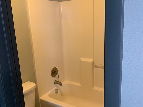 5th image of 223 N 9th St APT 108