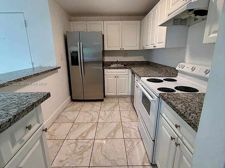 10393 N Kendall Dr #U7 — Photo 1