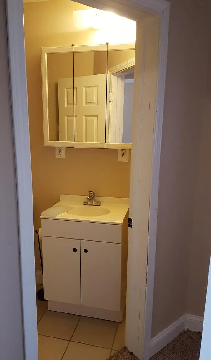 2 bed, 700 sqft, $1,050 — Photo 4