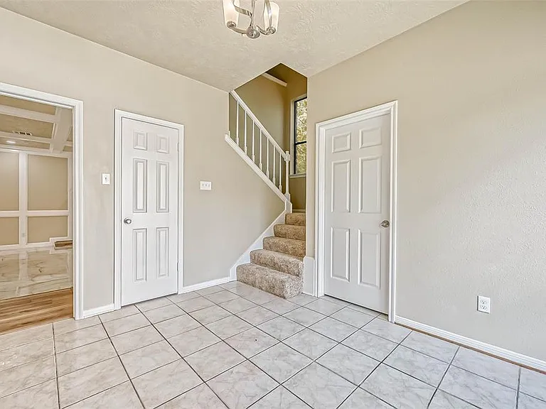 2478 Woodbury St — Photo 31