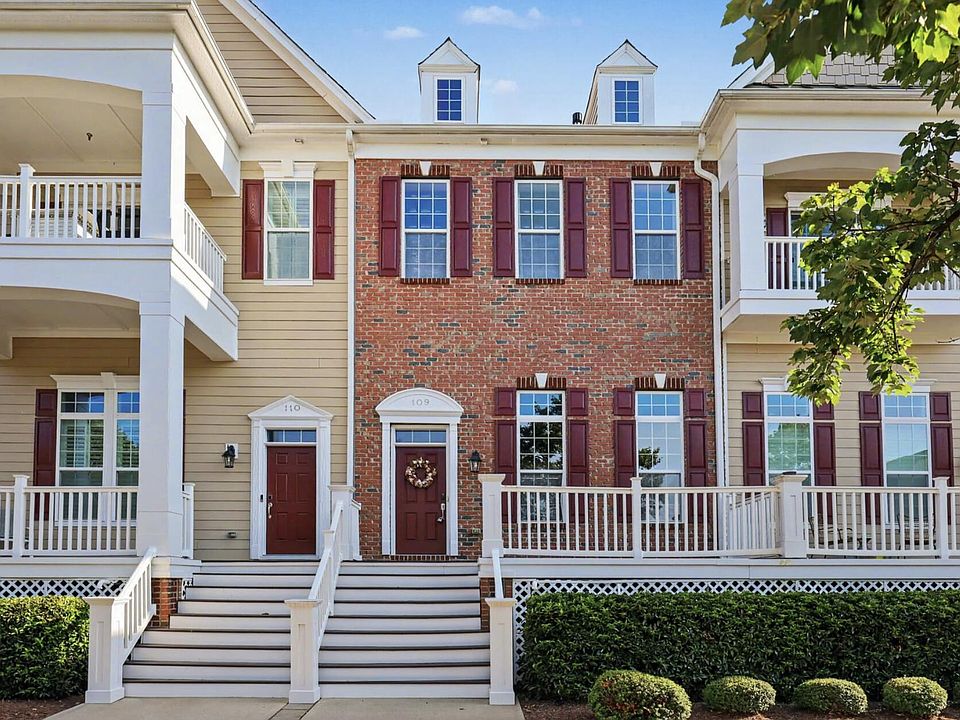 1st image of 10510 Sablewood Dr Unit 109