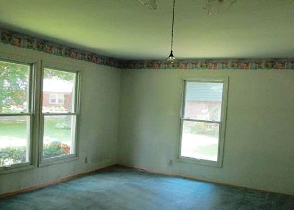 5th image of 7221 Tina Dr