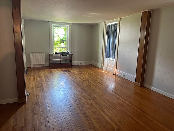 4th image of 117 Main St #A