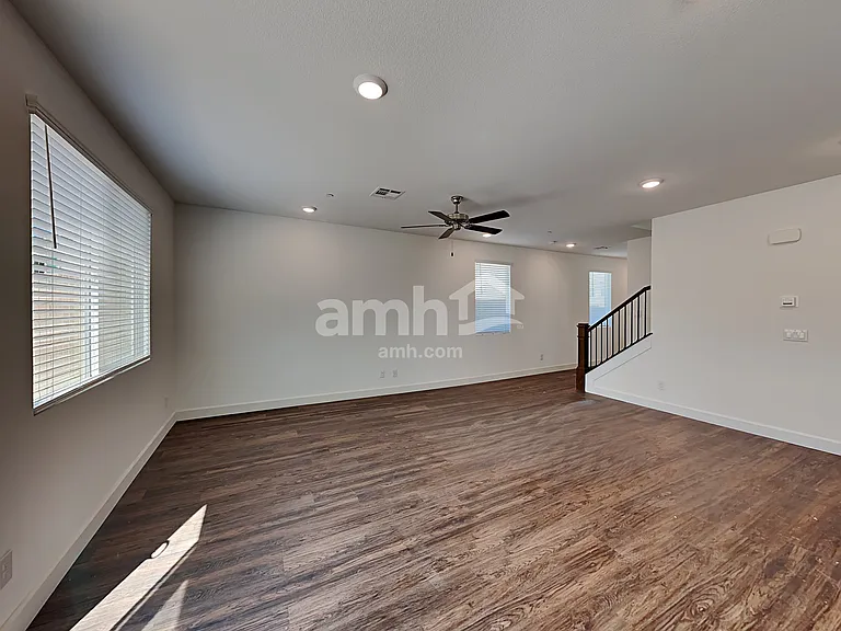 3345 Blodwen St — Photo 6