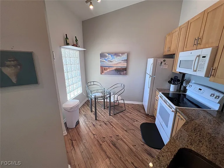 12061 Summergate Cir #204 — Photo 4