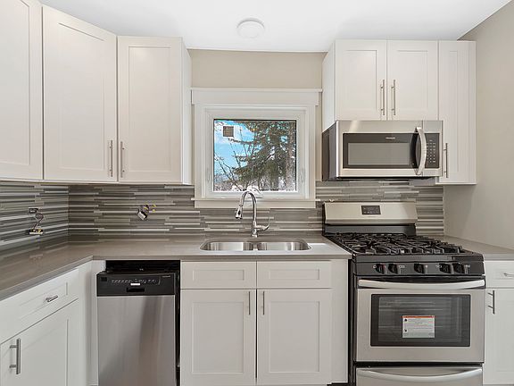 2nd image of 524 23rd Ave