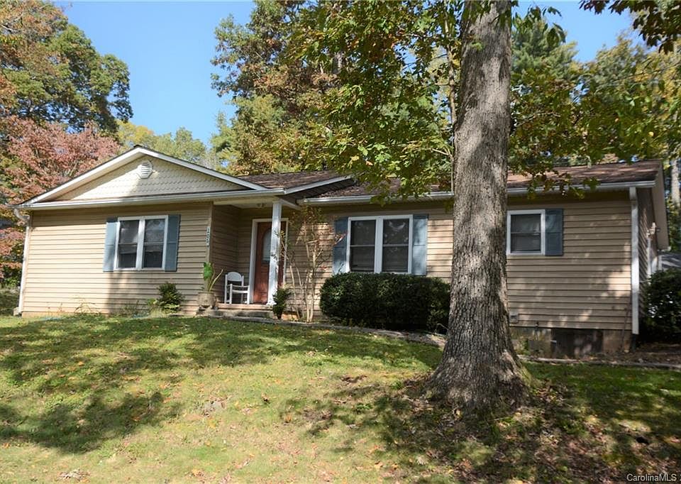 1st image of 105 Briarwood Ln