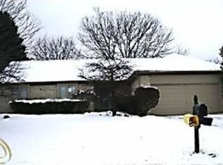 1368 Royal Crescent St, Rochester Hills, MI 48306