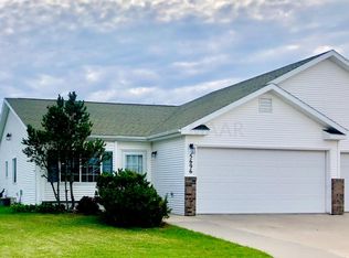 5696 Bishops Blvd S, Fargo, ND 58104