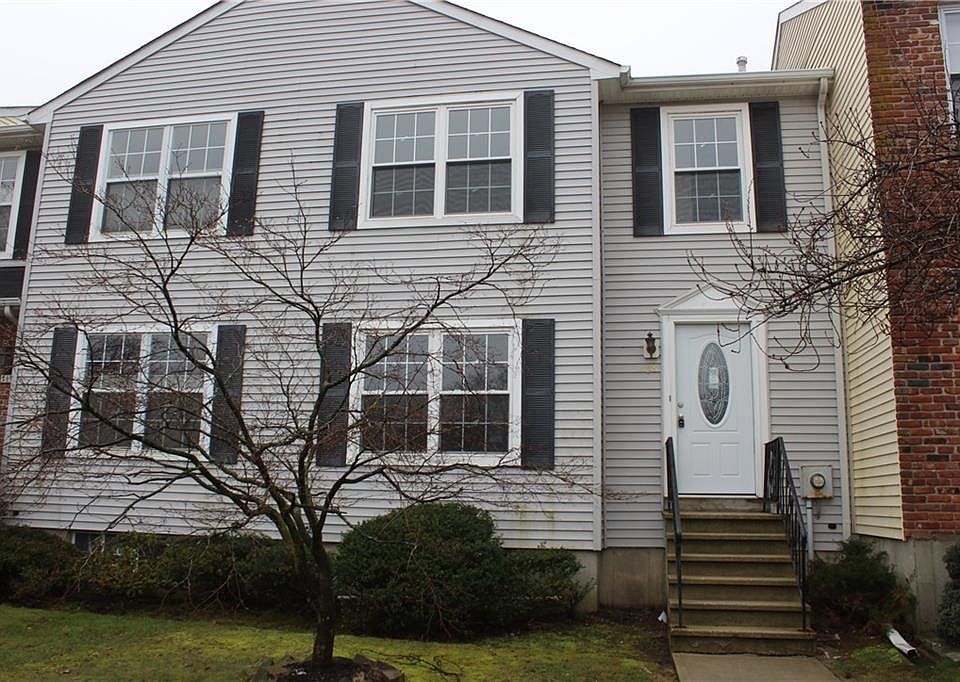 1st image of 58 Lantern Ln