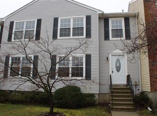 58 Lantern Ln, Sayreville, NJ