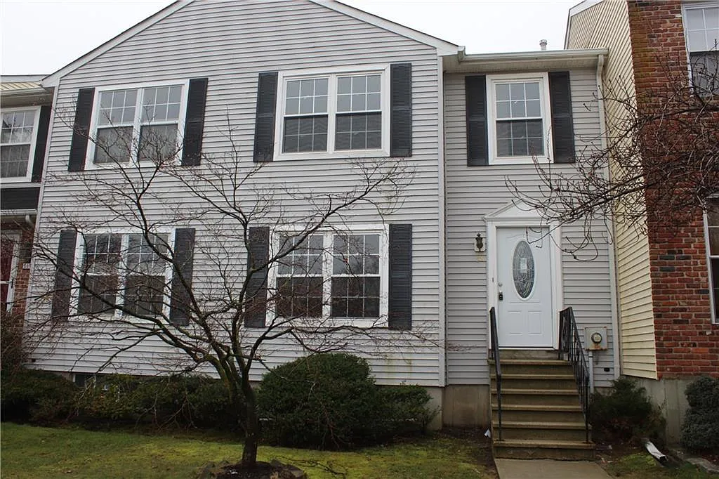 58 Lantern Ln photo 1