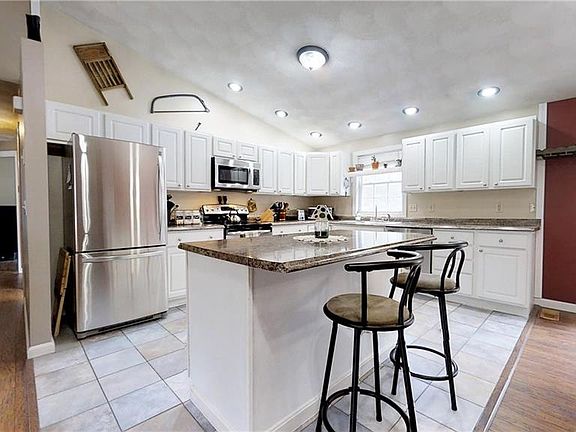 2nd image of 57 King Arthur Dr
