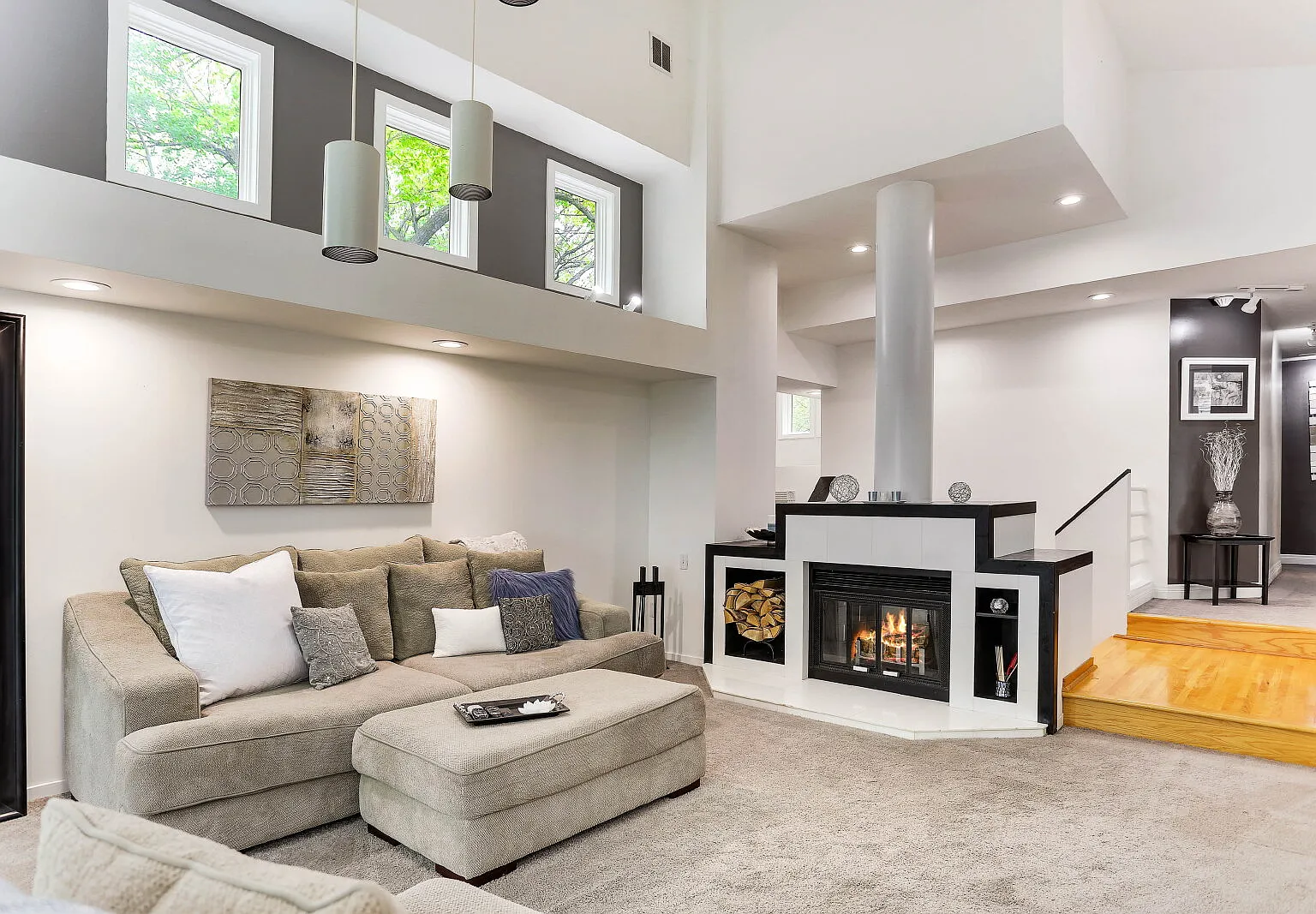 Architecturally stunning 5-Bed Retreat in Minnetonka! — Photo 3