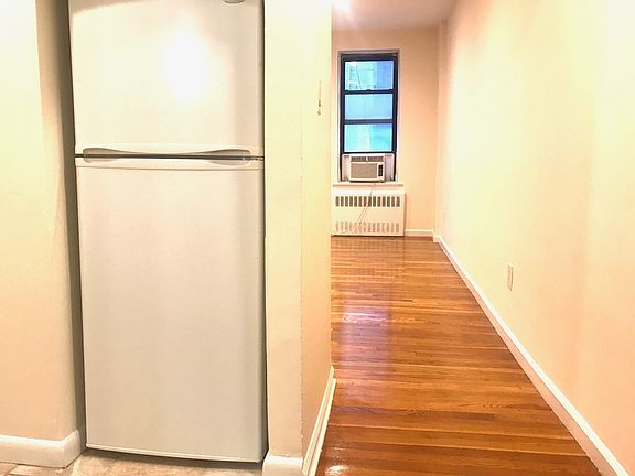5th image of 1494 2nd Ave APT 3