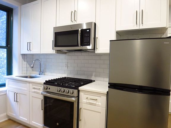 4th image of 535 E 78th St APT 4a