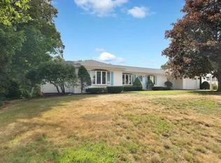 27 N Main St, East Hampton, CT 06424