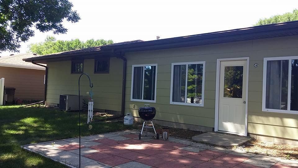 2nd image of 1204 Country Club Dr