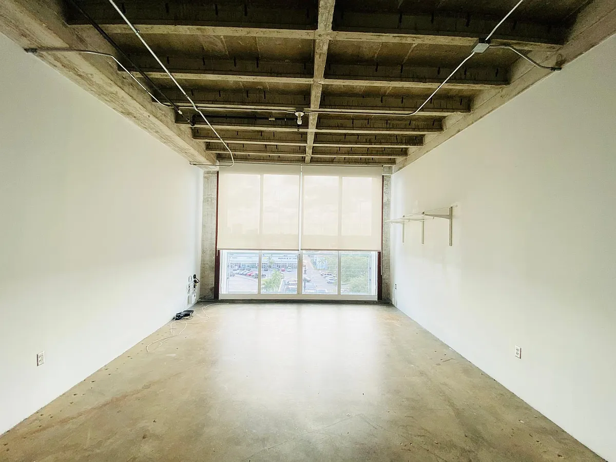 Building Photo - 8103 Biscayne Blvd