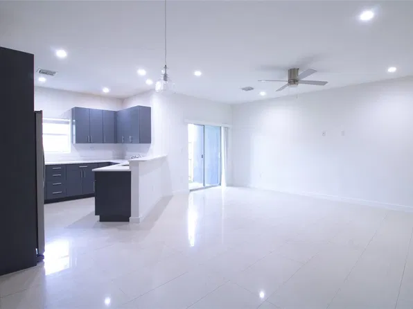 422 SE 16TH Street SE, Fort Lauderdale, FL 33316
