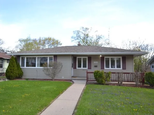 910 Summit AVENUE, Waukesha, WI 53188