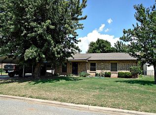 1514 Cindy St, Mangum, OK 73554
