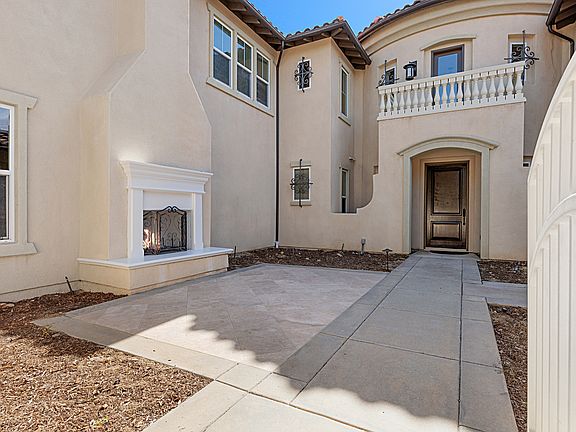 2nd image of 15571 Camden Pl
