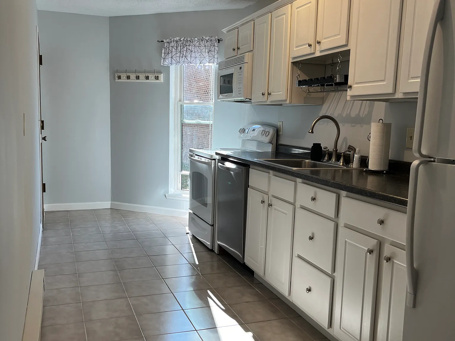 1 bed, 772 sqft, $1,500 — Photo 3