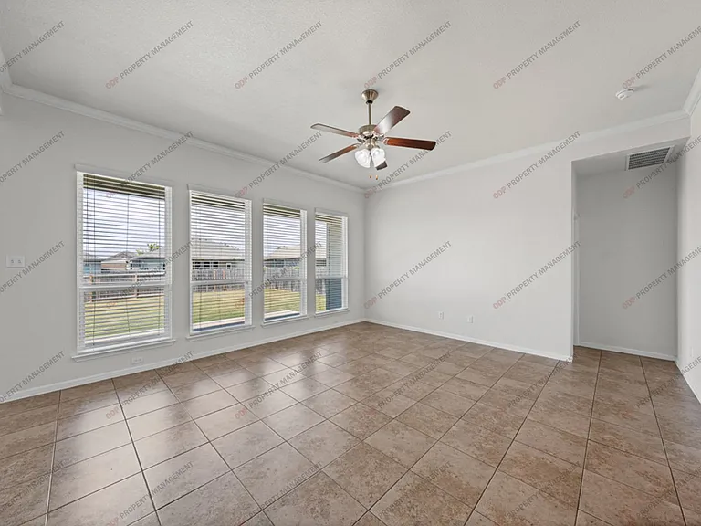 516 Cross Dr — Photo 12