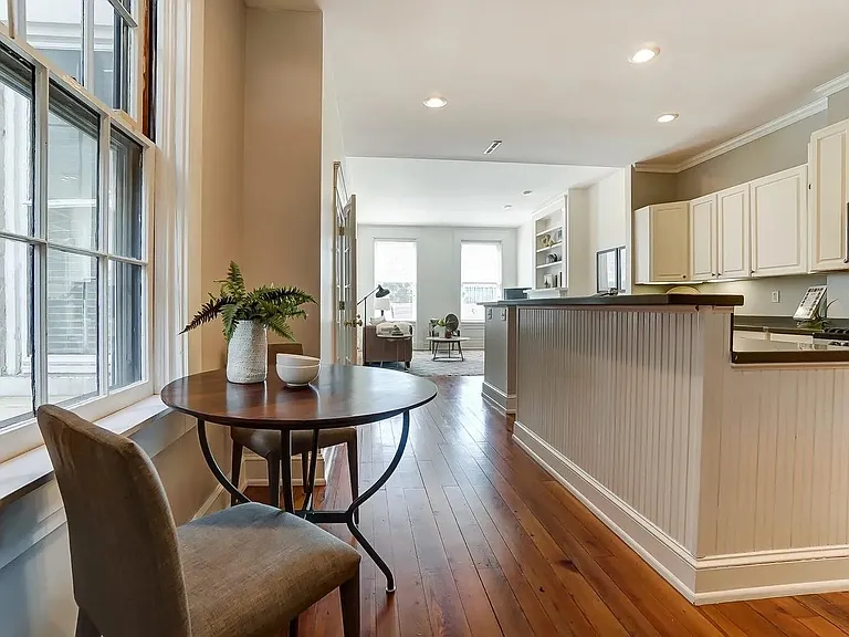 332 Milton St #2 — Photo 8