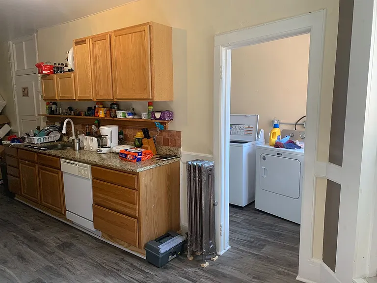 1030 N Marshall St — Photo 35