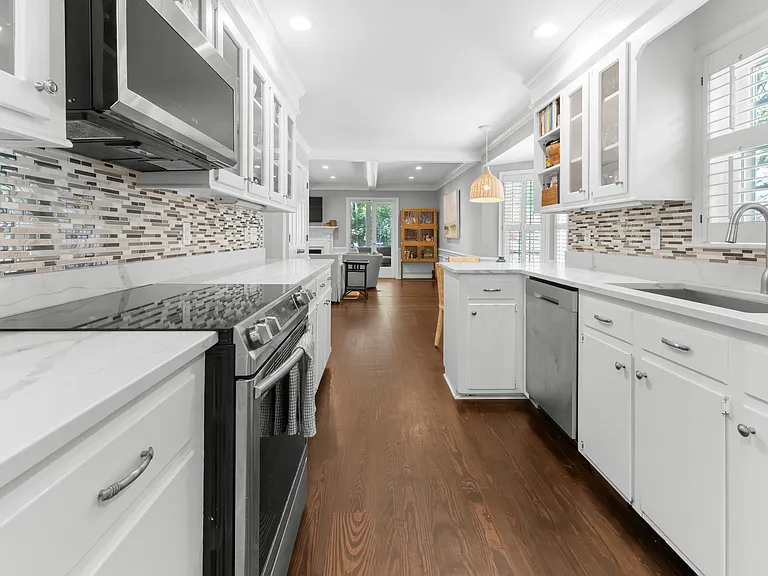 1043 Loyalist Ln — Photo 15