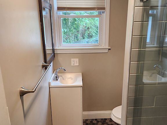 3rd image of 12-14 Huxley Ave Unit 1