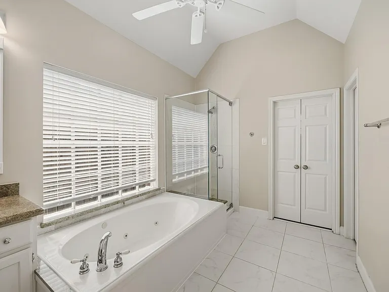 19722 Knightsridge Ln — Photo 21