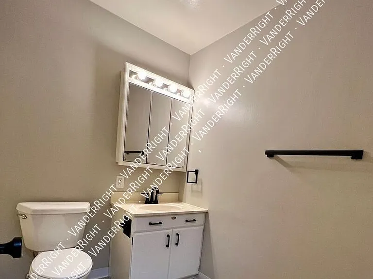 Carriage Hills Apartments — Photo 40