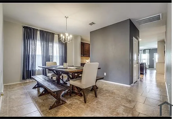4 bed, 2300 sqft, $3,200 — Photo 3
