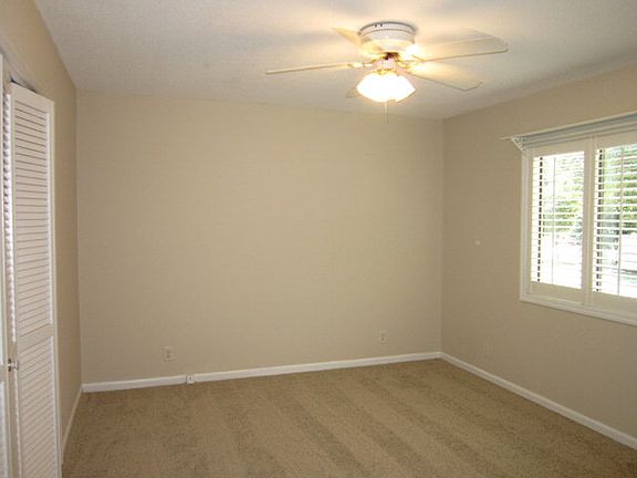 5th image of 230 Menendez Ave